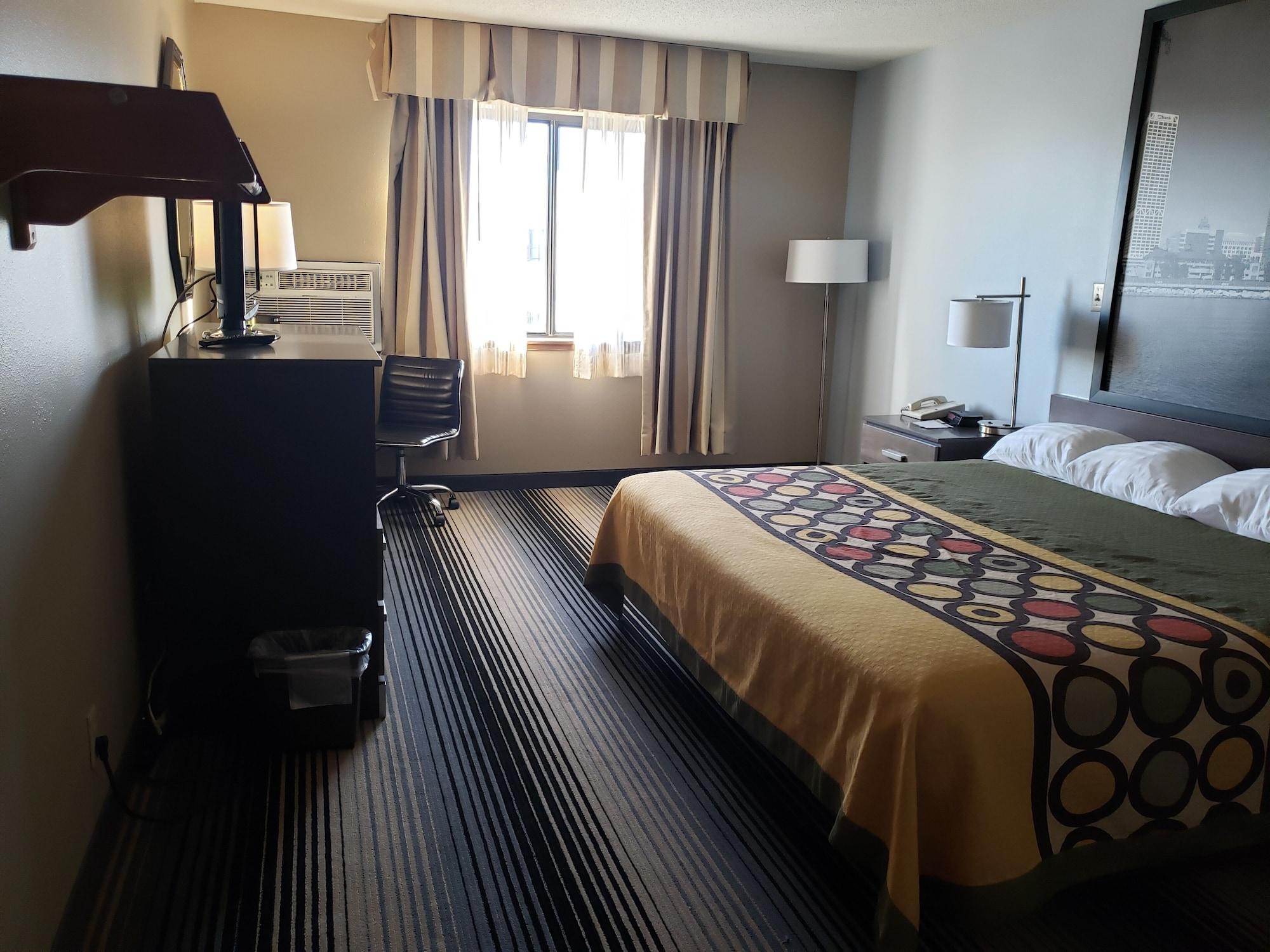 Super 8 By Wyndham Milwaukee Airport Hotel Luaran gambar