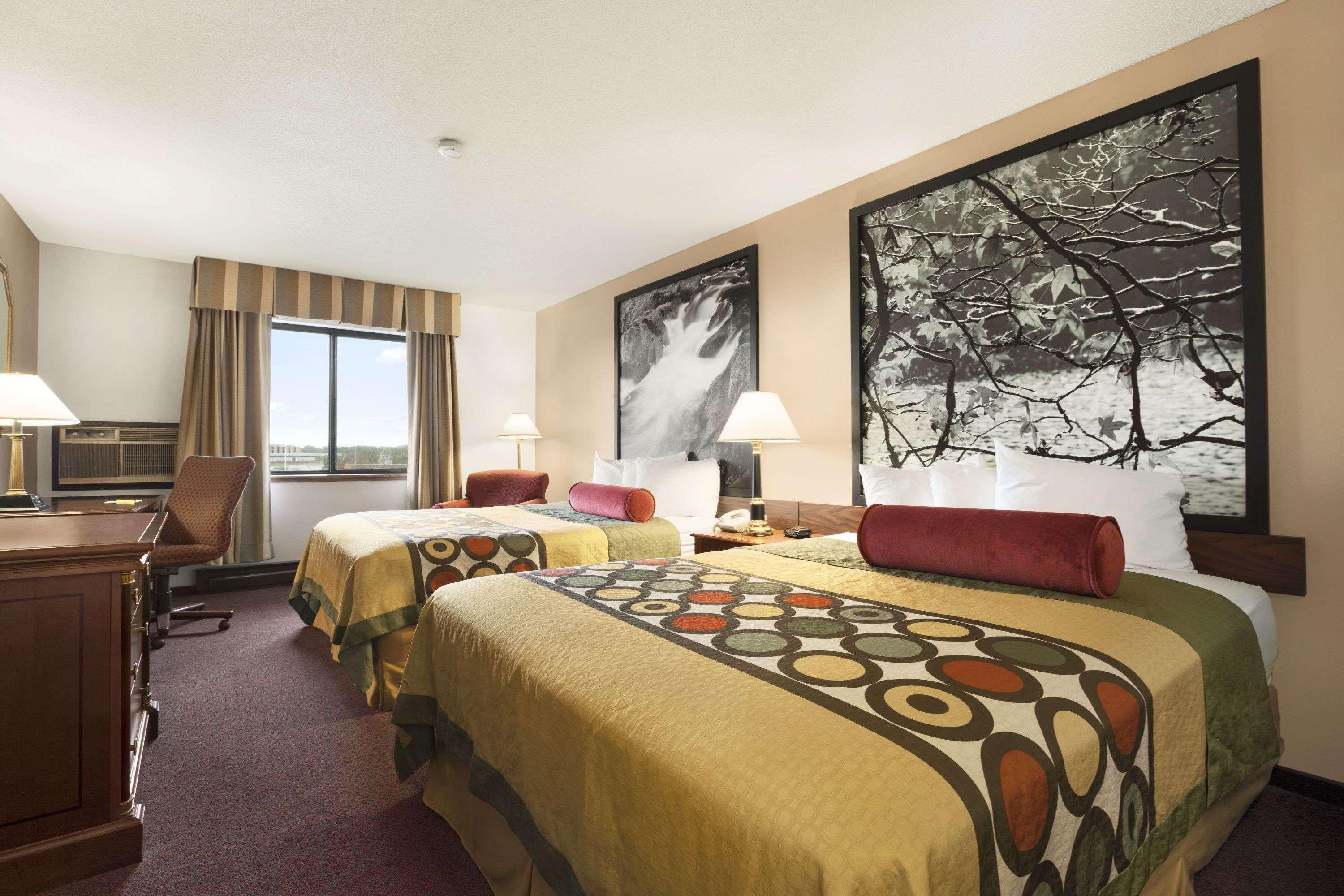 Super 8 By Wyndham Milwaukee Airport Hotel Luaran gambar