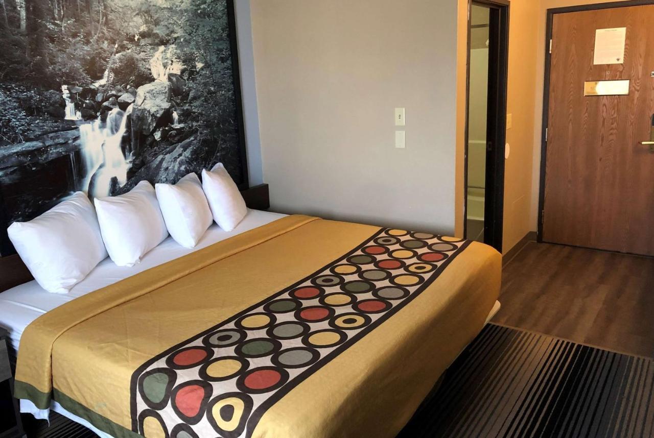 Super 8 By Wyndham Milwaukee Airport Hotel Luaran gambar