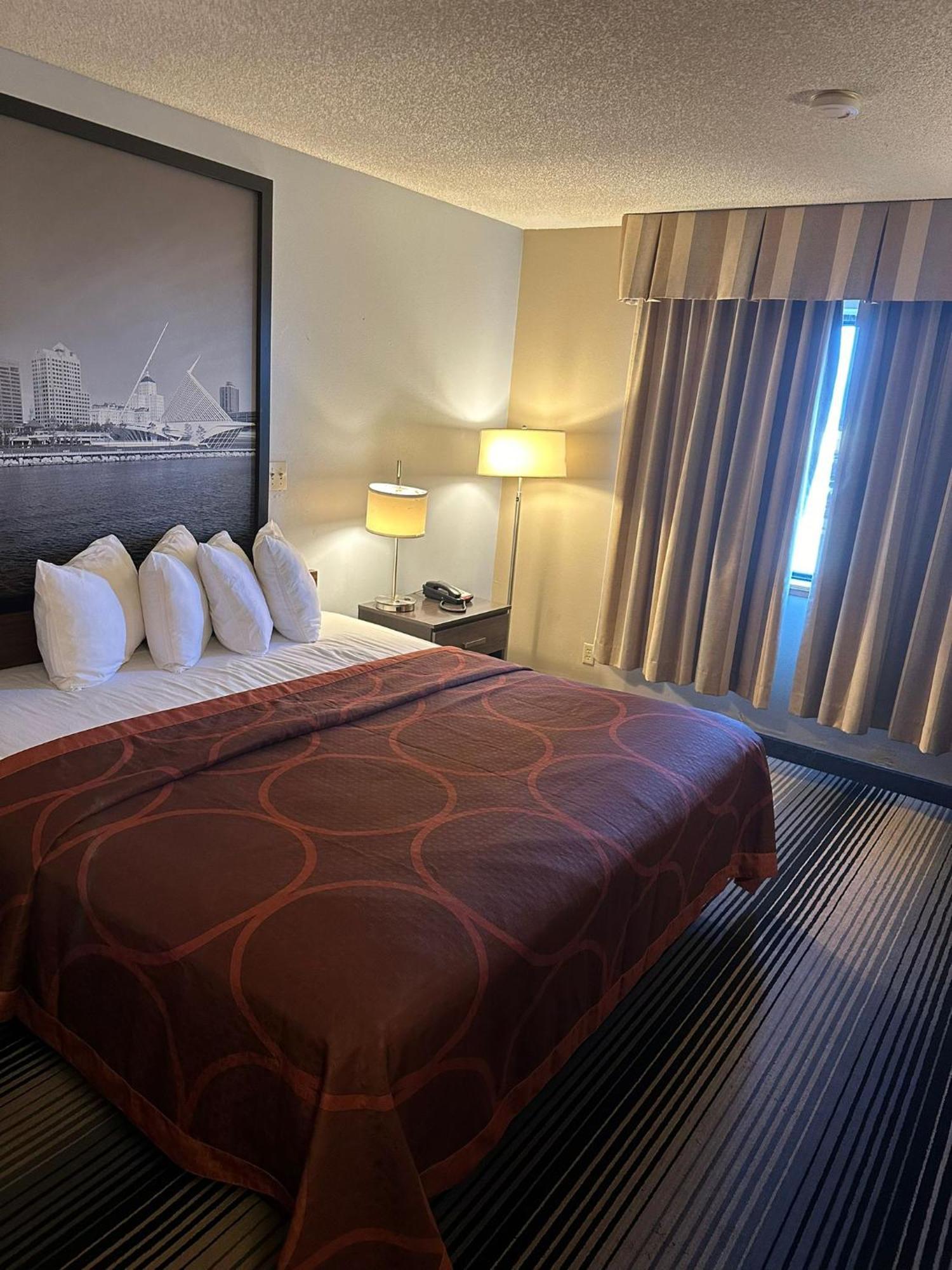 Super 8 By Wyndham Milwaukee Airport Hotel Luaran gambar