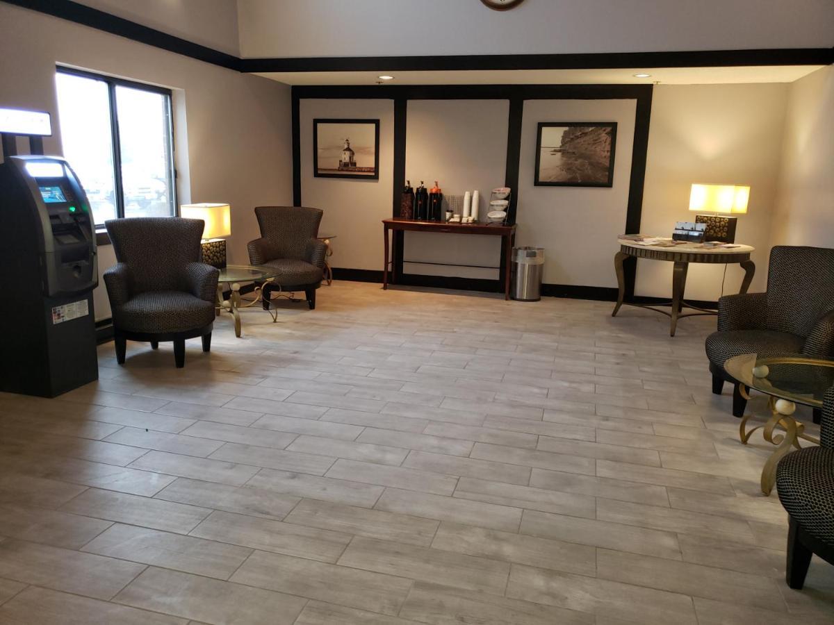 Super 8 By Wyndham Milwaukee Airport Hotel Luaran gambar
