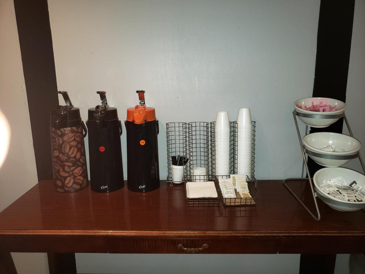 Super 8 By Wyndham Milwaukee Airport Hotel Luaran gambar